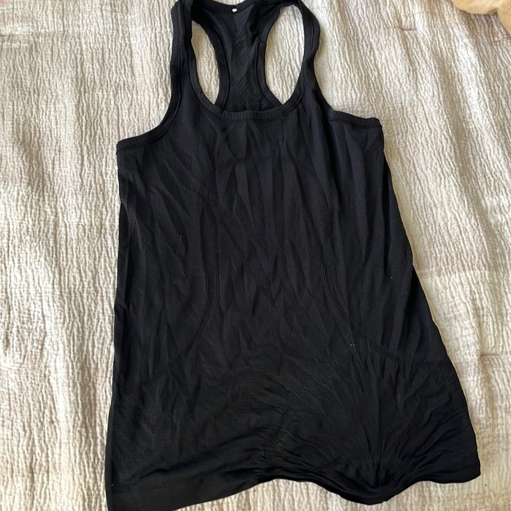 Black lululemon tank